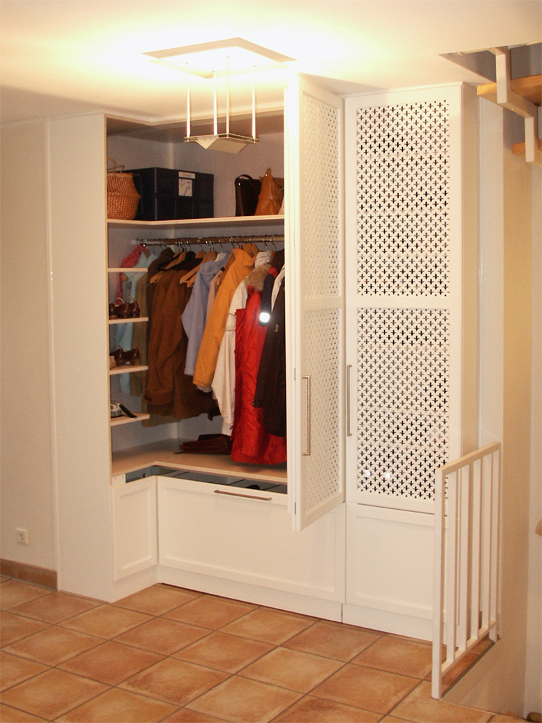 Garderobenschrank Für Schuhe Und Jacken